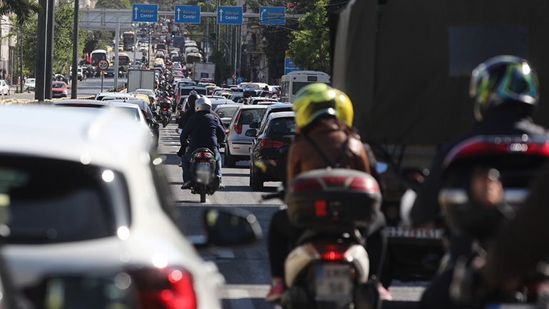 Κίνηση στους δρόμους: Μποτιλιάρισμα 14 χιλιομέτρων στον Κηφισό – Δείτε live εικόνα